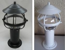 Poste balizador de aluminio com globo